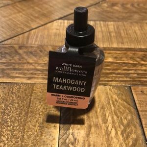 Bath and body works wall flower bulb.